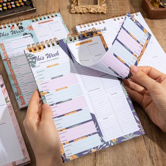 52týdenní odtrhávací jídelní plánovač, spirálová vazba, odnímatelný nákupní seznam, nedatovaný blok pro plánování menu do kuchyně