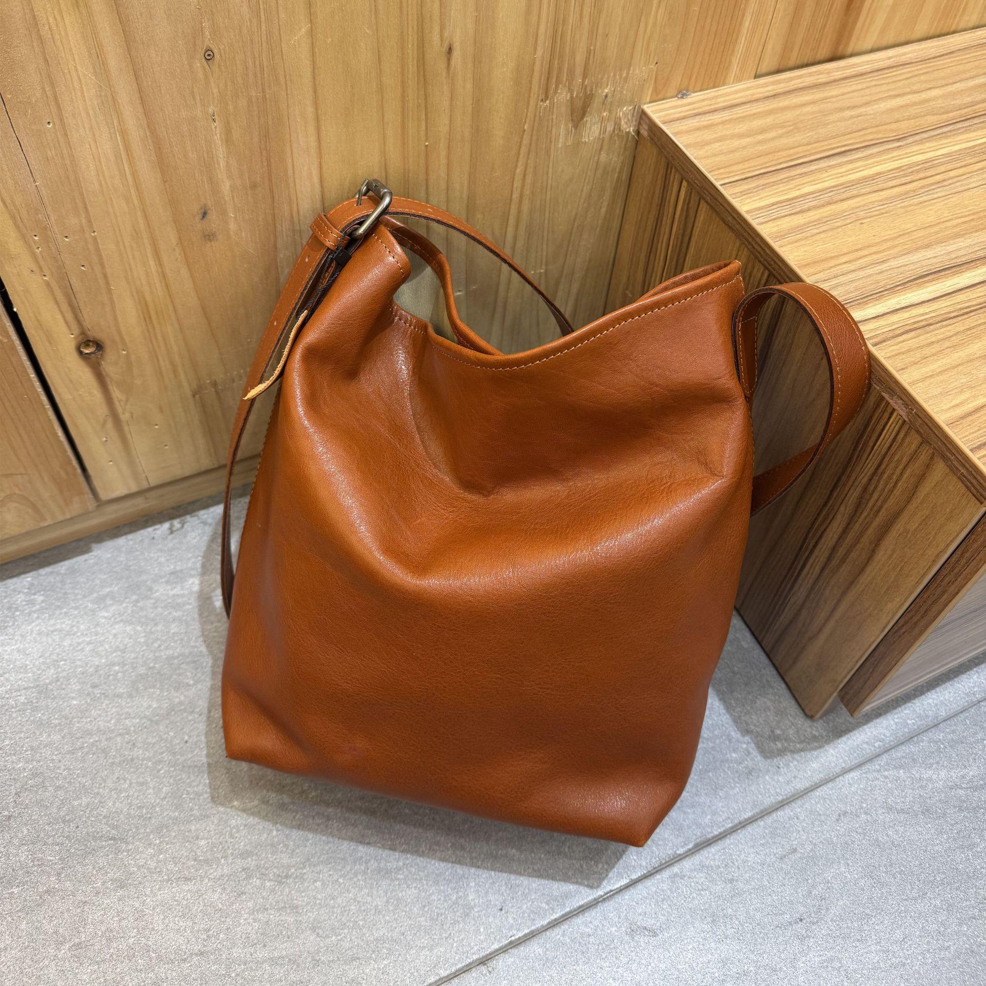 

Women s Genuine Leather Retro Tote Bag - Casual Cowhide Shoulder and Crossbody Bag, Large Capacity, Underarm Style Base 22cm, Height 28cm, Width 12cm