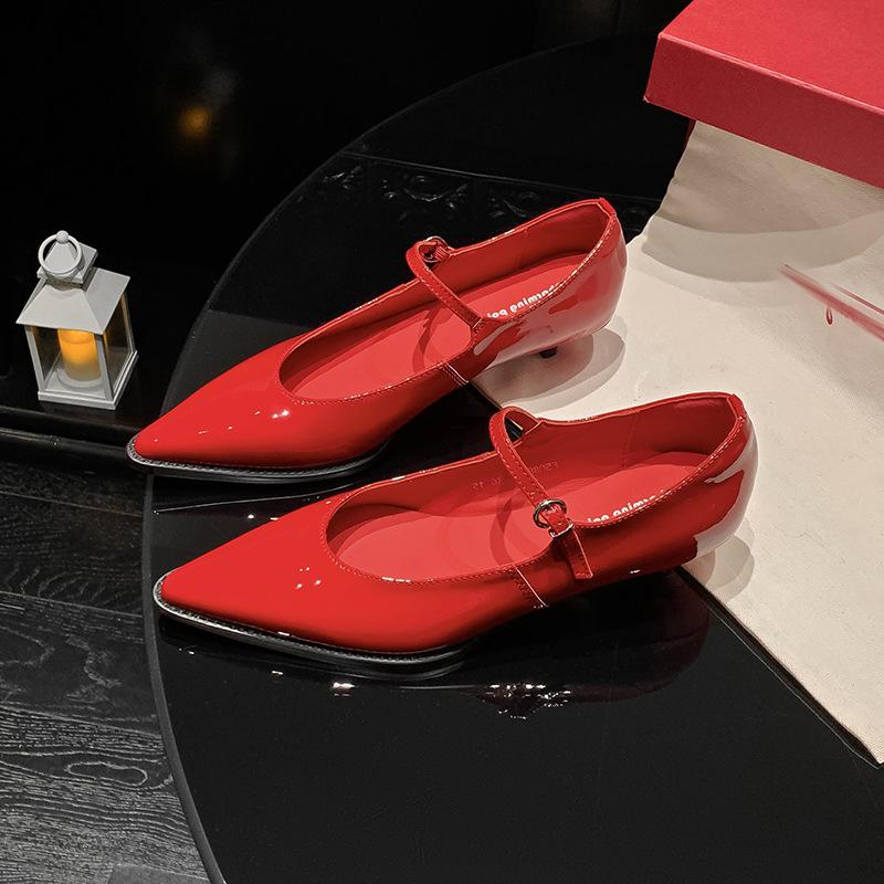 34-42 can be returned or exchanged in the autumn of 2025, the new fashion pointed cat heel single shoes women's one-word buckle soft leather women's