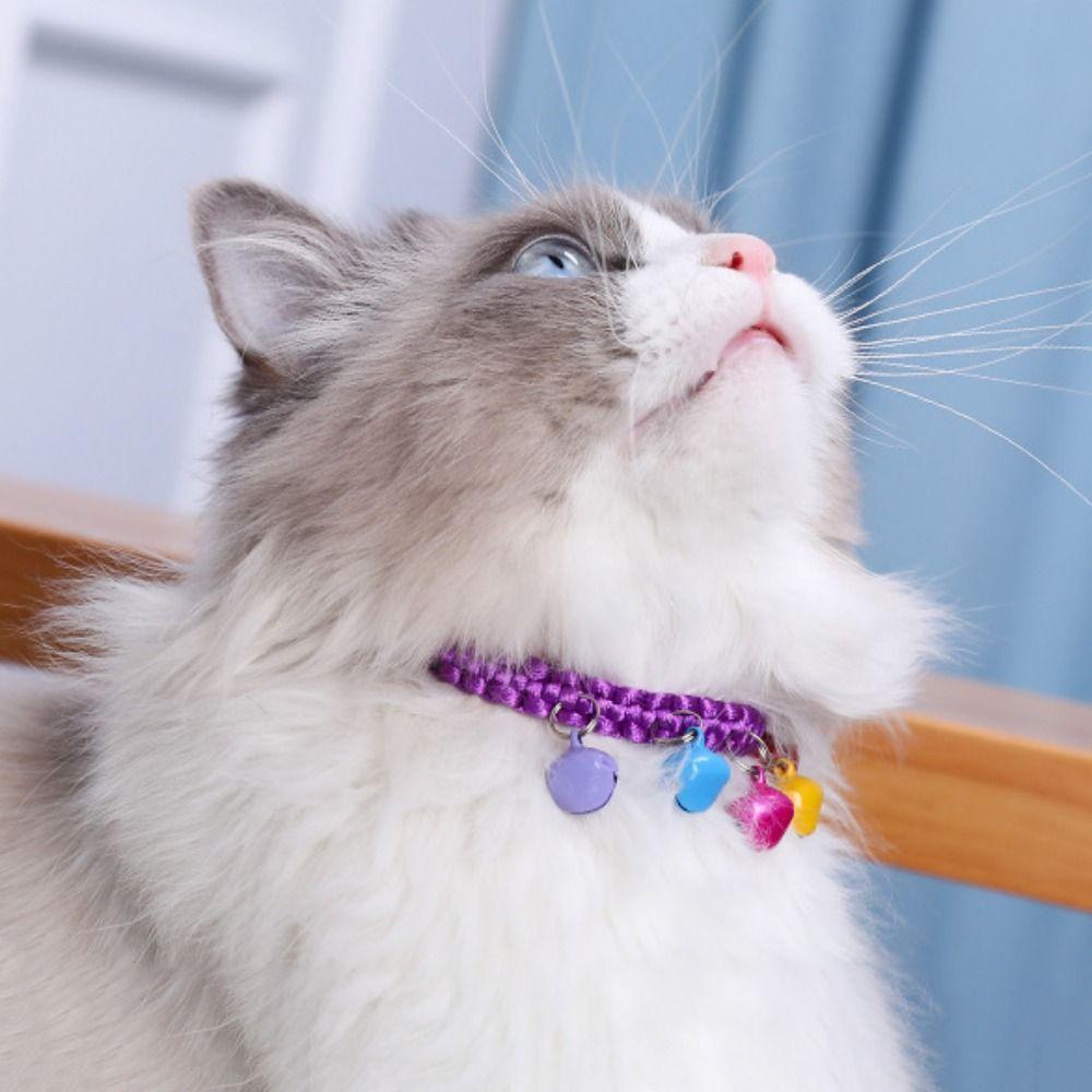 

Мягкие ошейники для кошек ручной работы, регулируемые ошейники с завязками для домашних животных, ошейники с колокольчиками для кошек, фотография красный