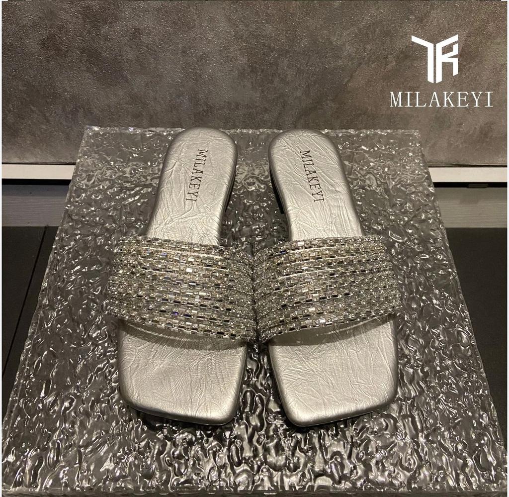 2024 Women's New Slippers Luxurious Rhinestone Designer Women's Fashion Summer Casual Open Toe Flat Beach Slippers