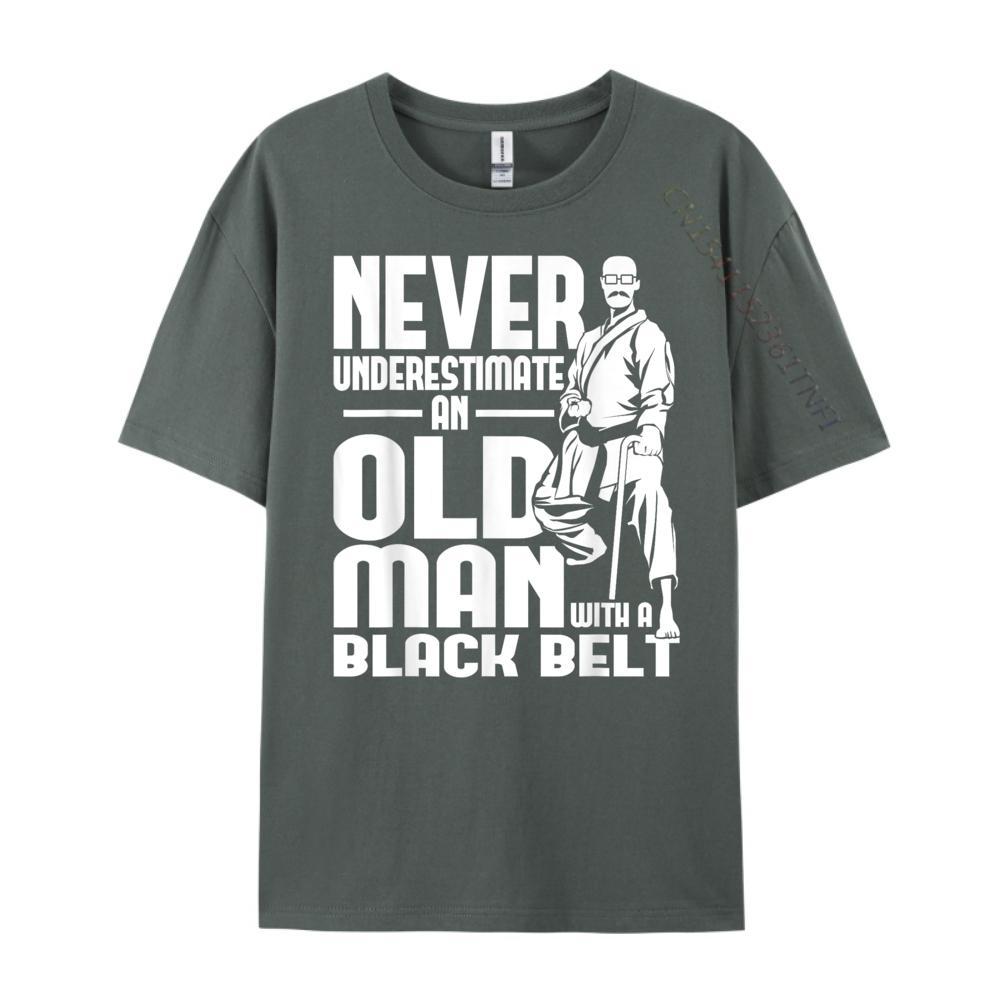 Alter Mann Mit Einem Schwarzen Gürtel Karate Taekwondo Mma Grafik T-Shirts 100% Baumwolle Modisches und Trendiges T-Shirt Herren T-Shirts