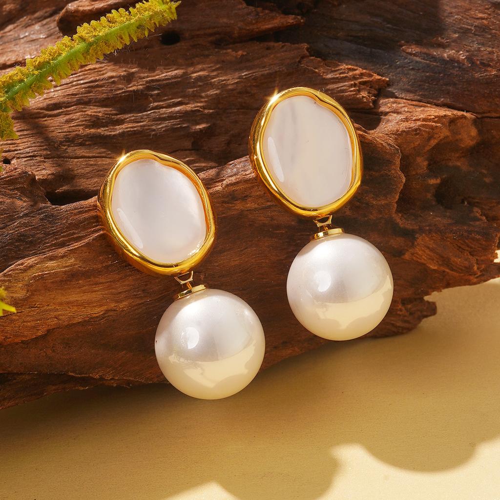 Niche Design Sense Geometric White Shell Square Zircon Earrings New Summer Geometric Earrings Niche Temperament Earrings