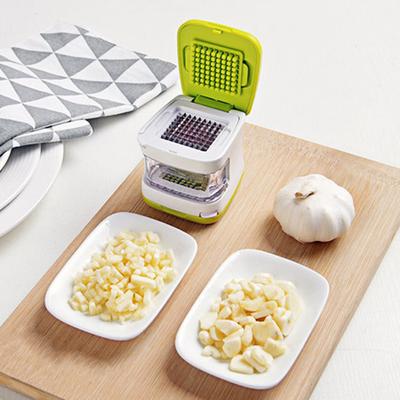 Garlic Press Slicer Manual Mincer Grater And Slicer Non-Slip Handle Ginger Spice Grinder Kitchen Gadget