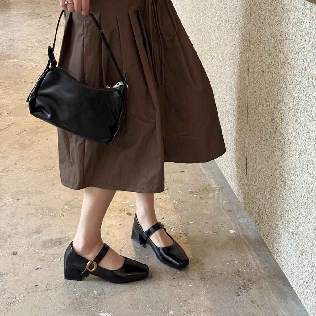 Vintage boty Mary Jane malé kožené dámské 2025 dámské podzimní nové všestranné lodičky silný podpatek čtvercová špička suchý zip vysoké podpatky