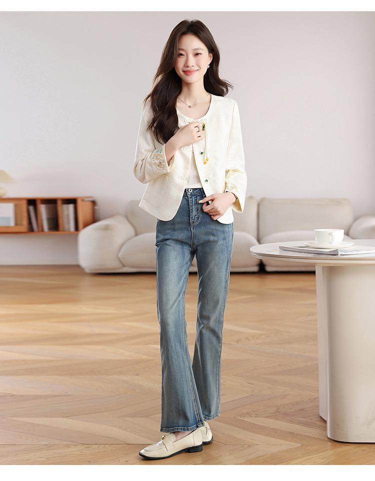 Chic New Women's Chinese-Style Jacket: Spring/Autumn Slim Fit White Embroidered Top
