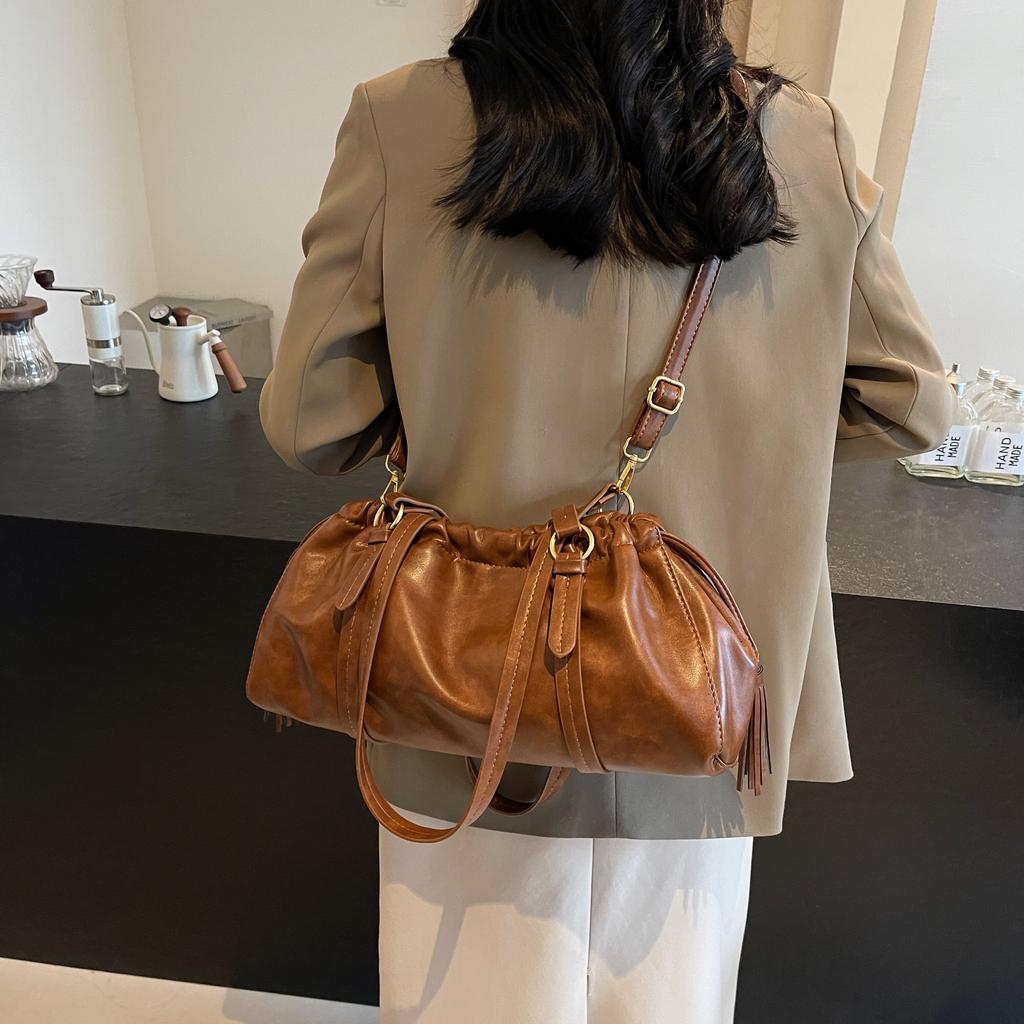 Unterarm-Pendeltasche für Damen, großes Fassungsvermögen, neue Herbst- und Winter-Freizeit-Retro-Plissee-Einzel-Schulterhandtasche