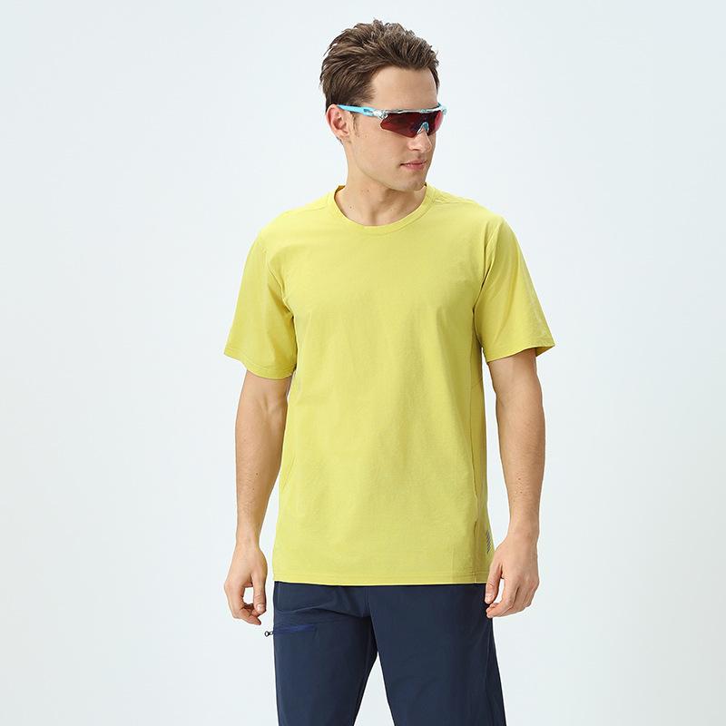 Di Family Men's Round Neck Quick-Dry Anti-Wrinkle T-Shirt - Black, Breathable, Solid Color, Short Sleeve, Tech-Enhanced