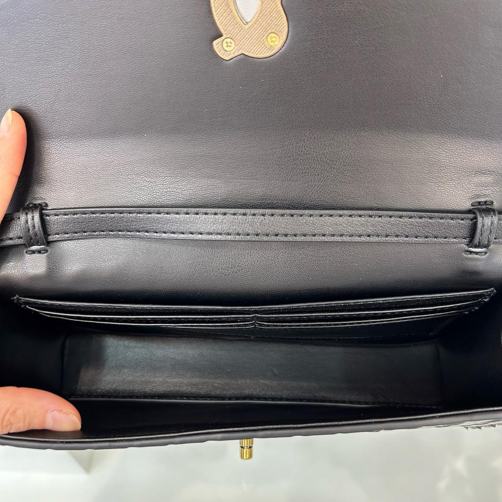 Cross-border woven baguette bag, niche leather women's bag, fashionable versatile horizontal version lock, portable shoulder messenger envelope bag