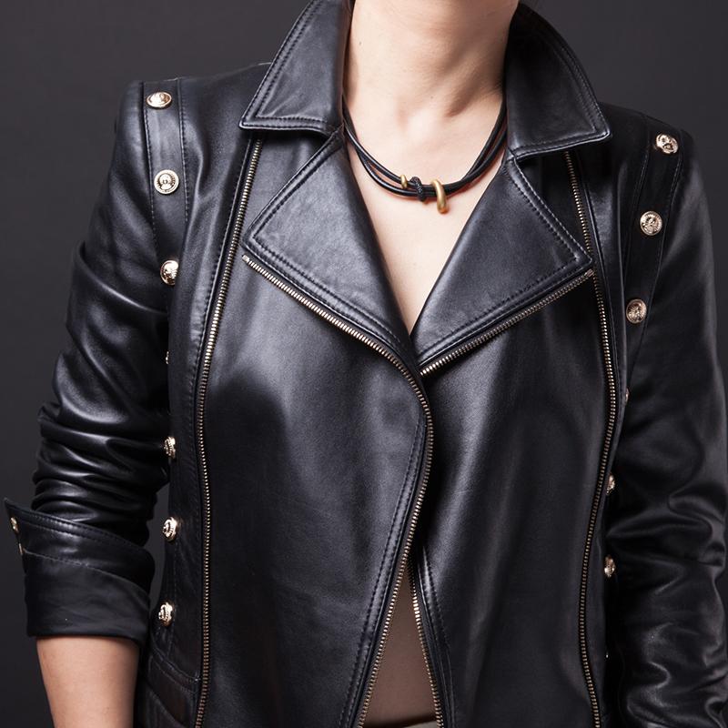 

KOURI BLACK STARDUST NECKLACE Stainless steel and genuine leather, necklace with black mineral dust.