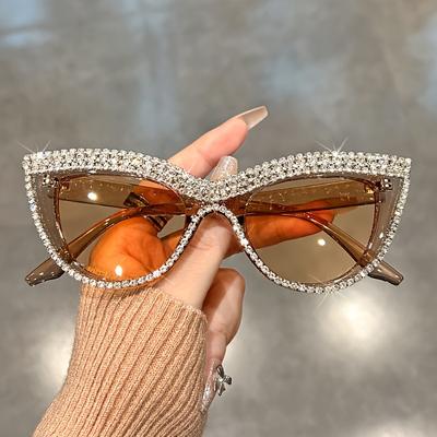 Luxury Cat Eye Fashion Fashion Glasses For Men And Women Glittering Green Stone Club Party Favorite Decorative Glasses