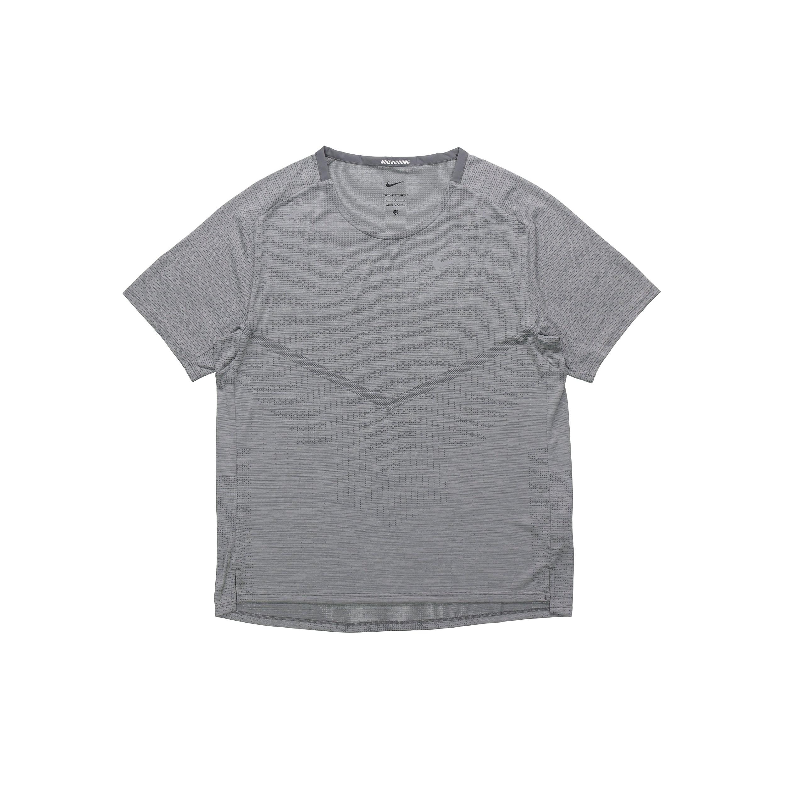 

New Nike T Shirts Men Gray CZ9047-084 S