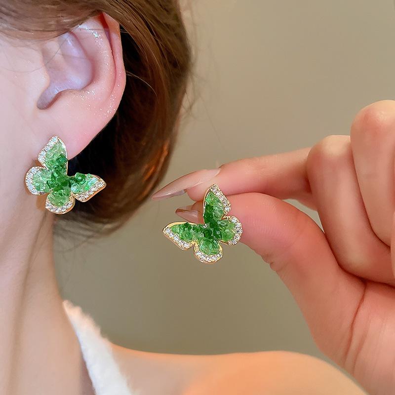 Silvernål Zirkon Utskurna Blomörhängen - Utsökta High-End Stiftörhängen med Känsla för Mode.