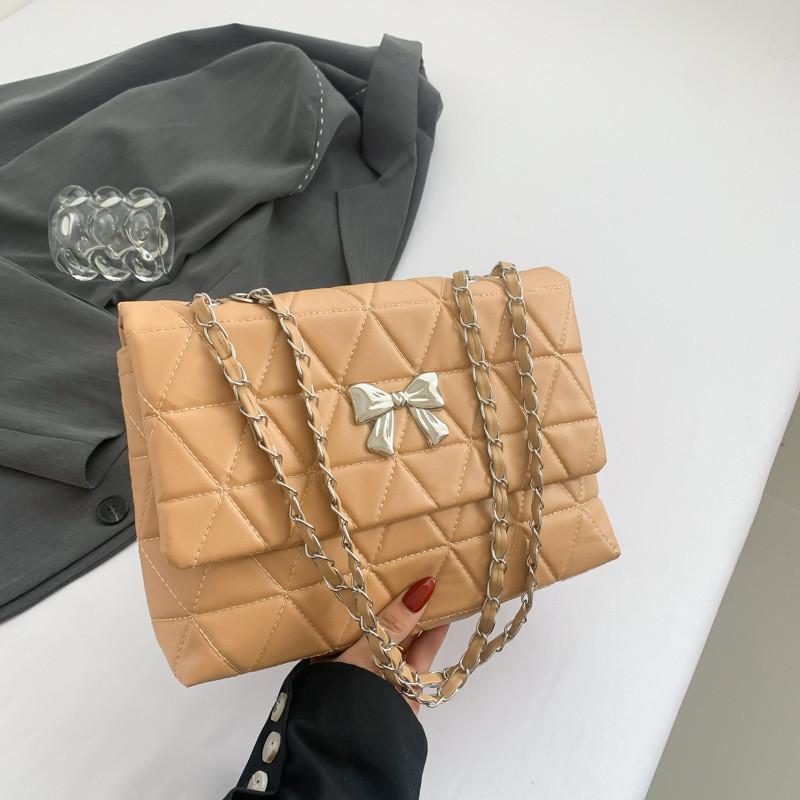 

Trendy Street Style Medium Sized Pu Handbag For Women With Beautiful Quilted Patterns Available In Multiple Colors хакі