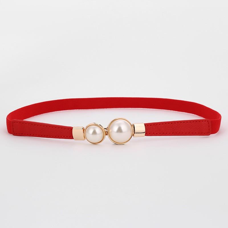 A slender waist belt for the dress, which can cinch the waist, exudes an elegant and retro charm. It features pearl double buckl