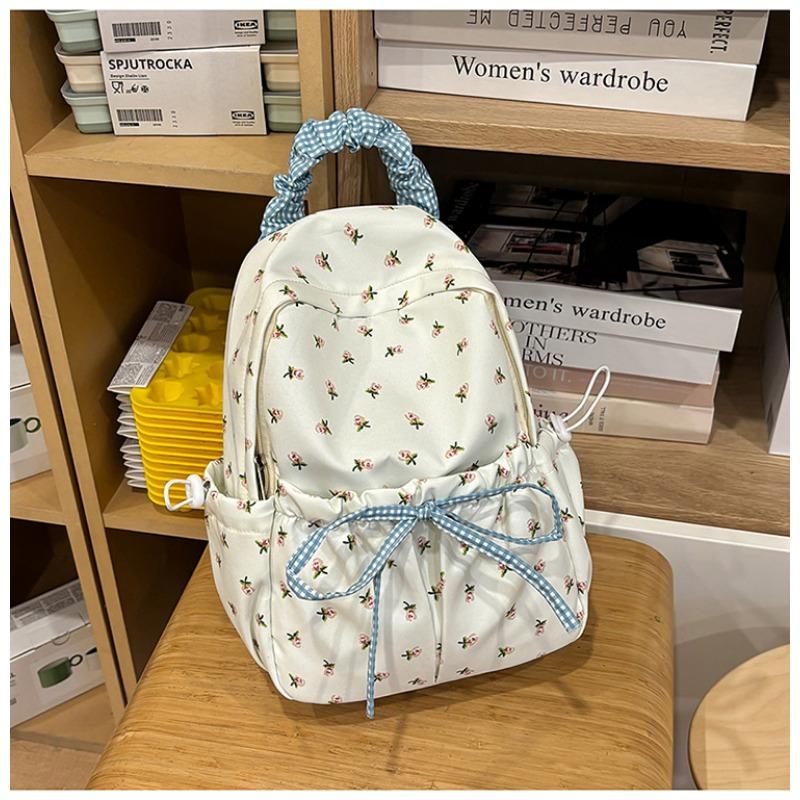 New fresh, sweet and cute little flower backpack, lightweight spring outing for junior and high school students, and large-capacity backpack.