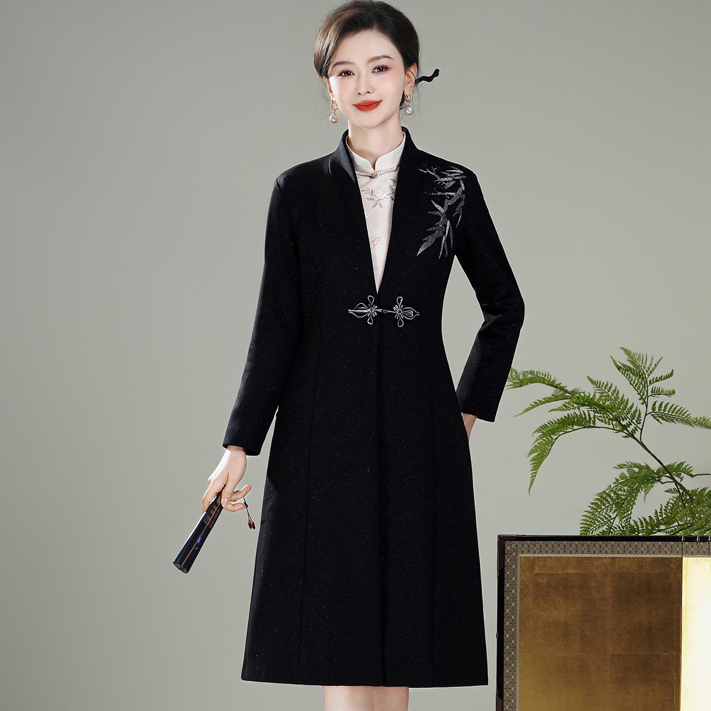 

Showguan Tang Autumn/Winter 2025 Women s Embroidered Floral Mid-Length Cheongsam Trench Coat 3XL