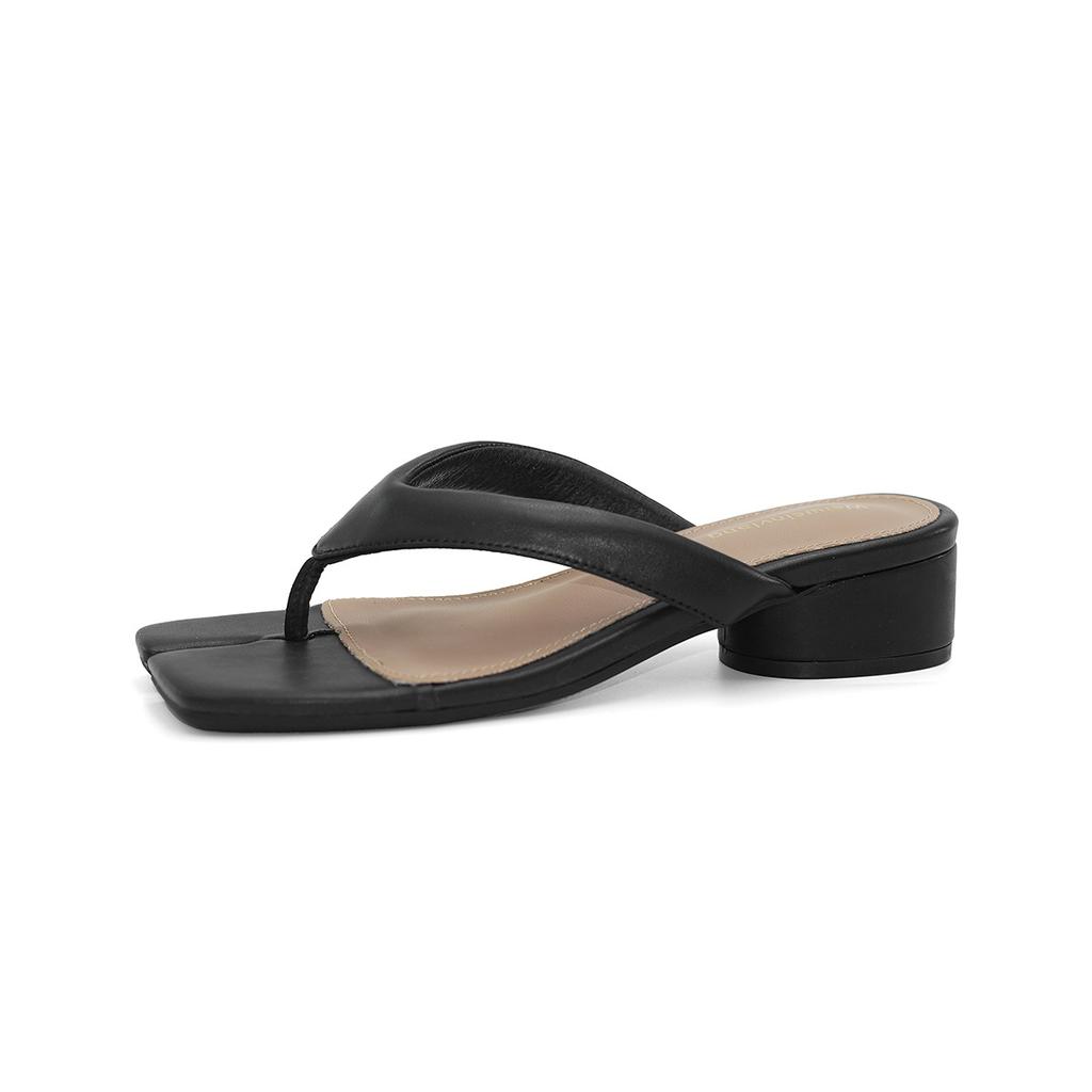 648-1 Nische Keilabsatz Flip-Flops Für Damen Sommerurlaub Stil Quadratischer Zehenbereich Coole Hausschuhe
