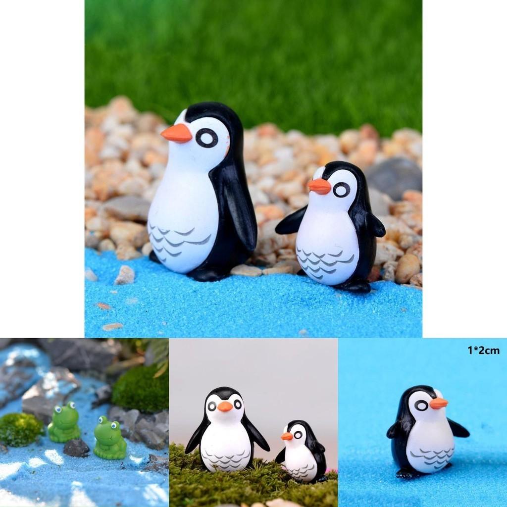 Adorable Penguin Father And Son Figurine Featuring Fine Workmanship And Realistic Design