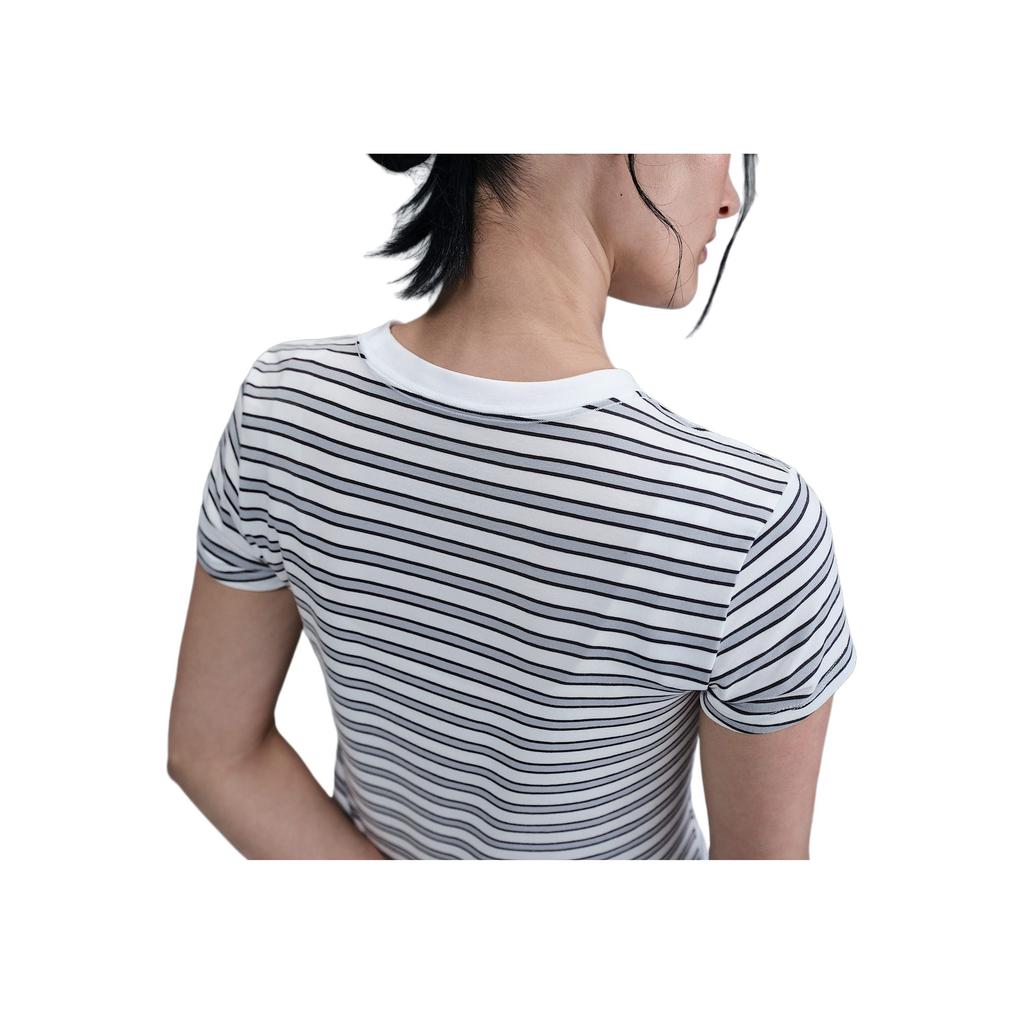 Nike Abbigliamento Sportivo Maglia Chill Moda Comoda Semplice Manica Corta T-Shirt Regular Top Donna Nero Bianco HF9525-100