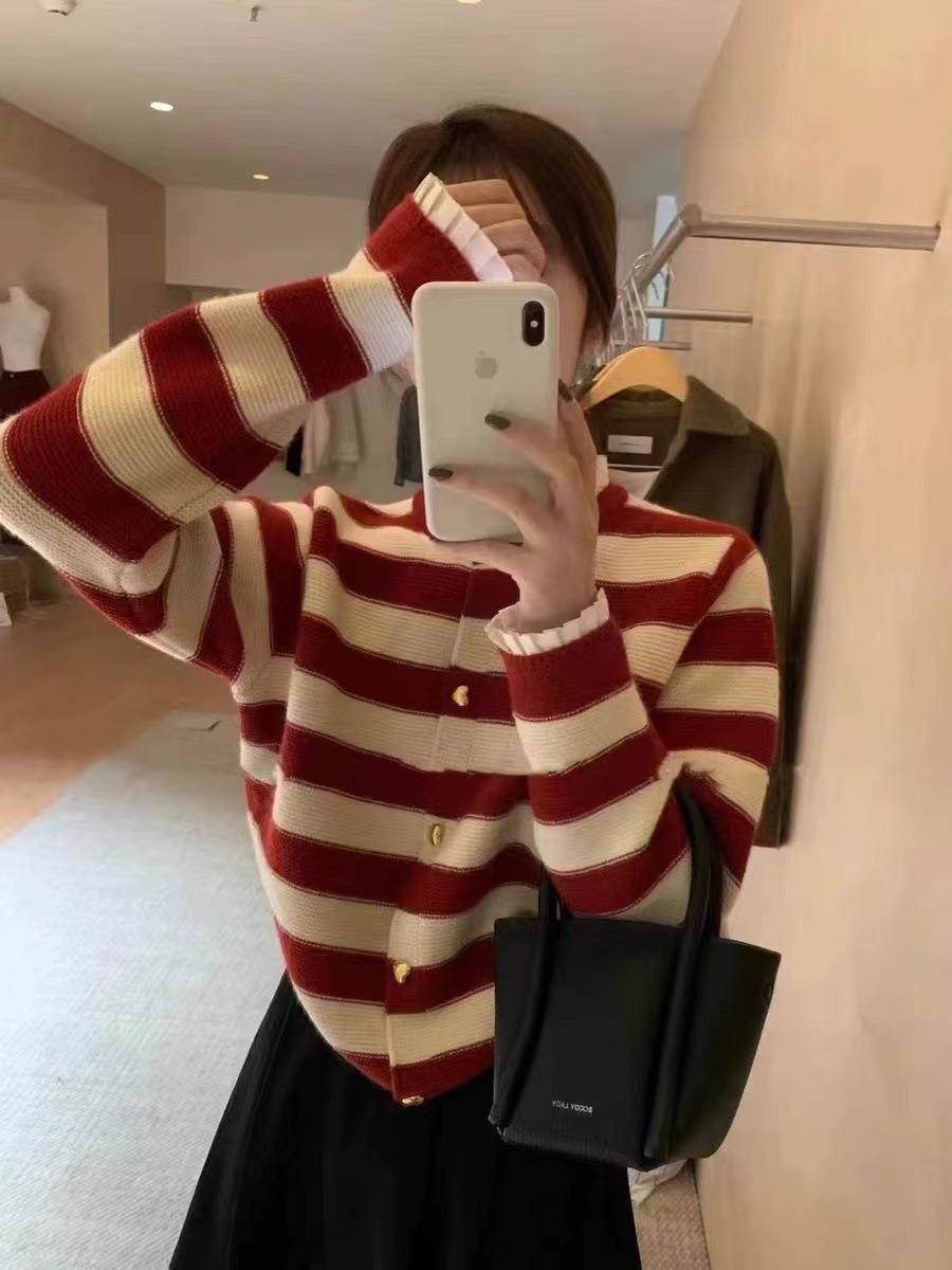Lace flower splicing edge striped knitted sweater cardigan women s 24 autumn gentle wind soft waxy striped sweater jacket top one size fits all красный