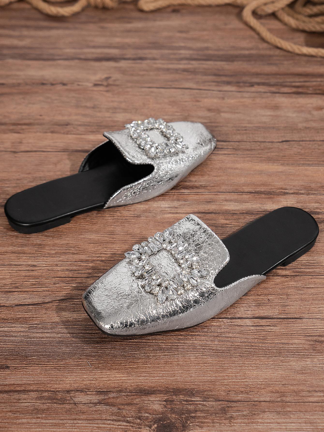 

мода 2024 Летние женские тапочки с квадратным носком и закрытым носком на плоской подошве для женщин Обувь для отдыха на открытом воздухе Модные повседневные нескользящие сандалии 35 серебряный