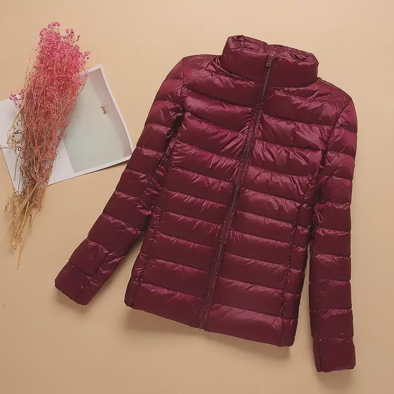 

Легкая женская куртка-пуховик с капюшоном — облегающий крой, короткий фасон, воротник-стойка, корейский модный тренд. 2XL [125-140 lbs]