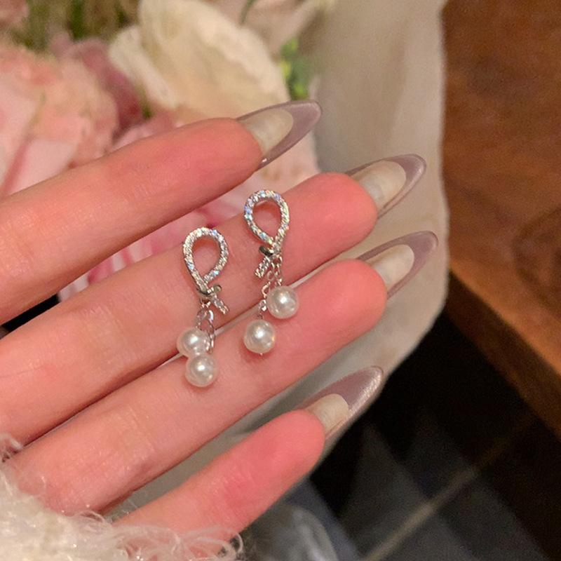 Asymmetrical love pearl earrings, annual explosion, unique stud earrings, temperament earrings