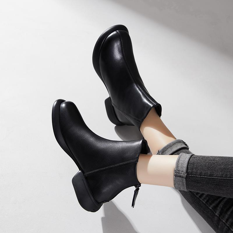 The first layer of cowhide short boots for women's autumn and winter 2025 new retro ethnic leather Chelsea women's small leather boots