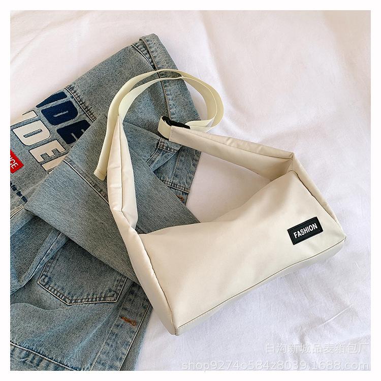 Nylon small bag women's 2025 new casual lightweight messenger bag fashion sports shoulder bag simple commuter bag