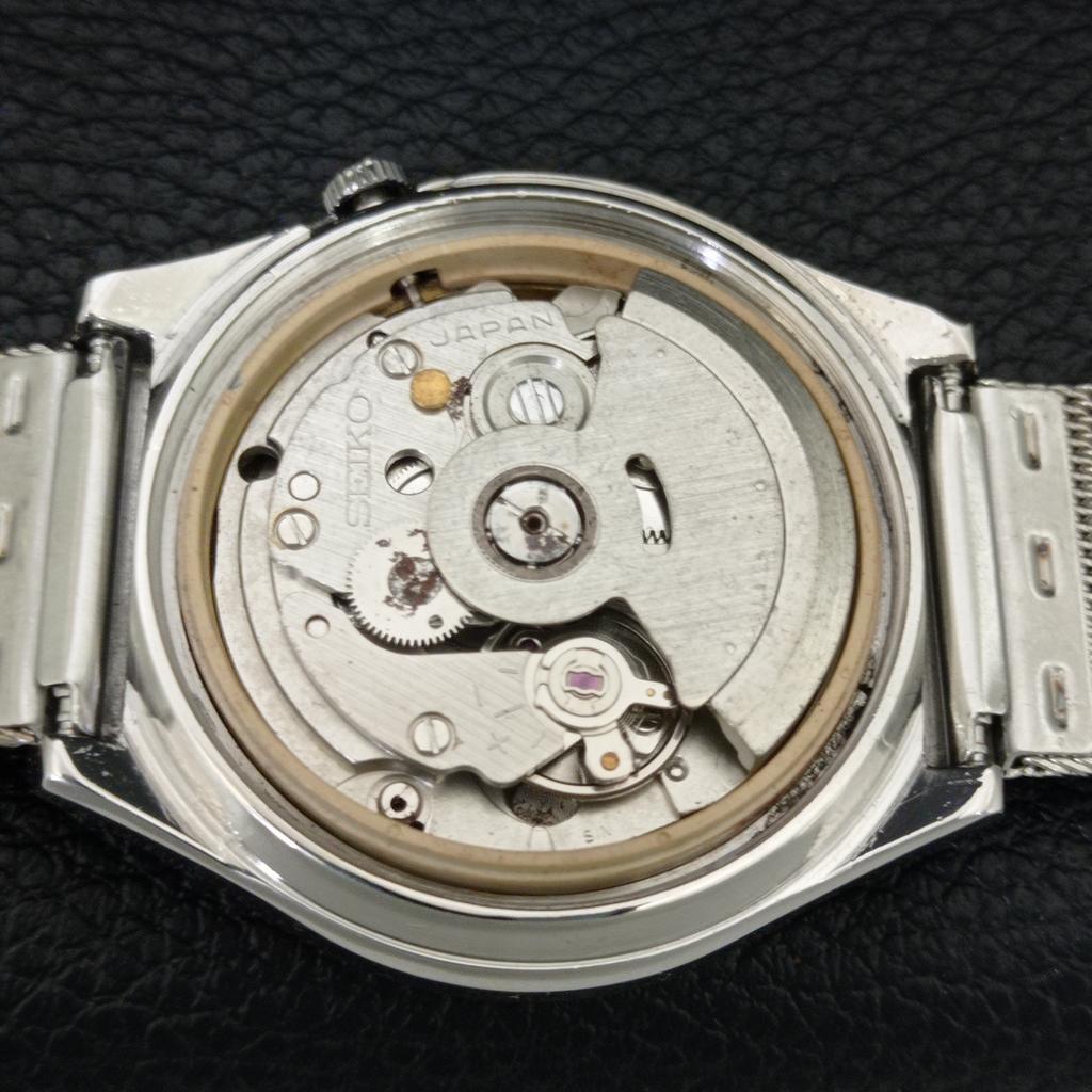 VINTAGE SEIKO 5 AUTOMATIC 7009A JAPAN MENS CREAM COLOR DIAL WATCH A709111-1