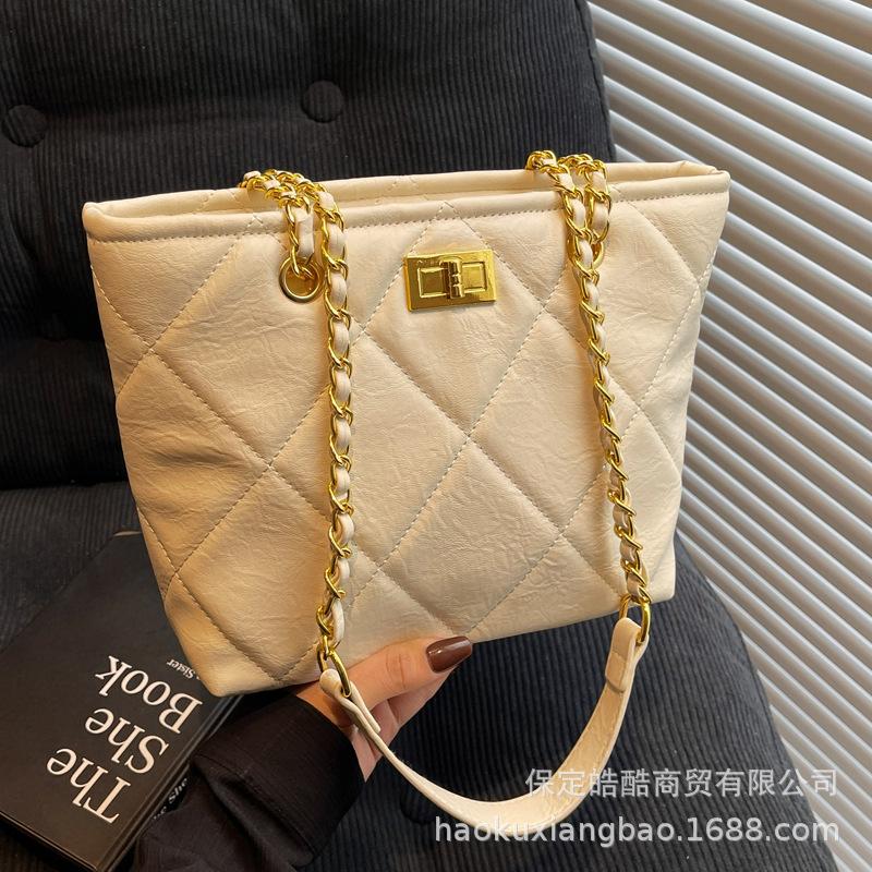Xiaoxiangfeng Rhombus Chain Simple Shoulder Bag 2025 Spring and Summer New Bucket Bag Large Capacity Versatile Messenger Bag