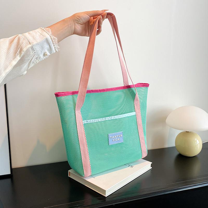 

Fashion trend large-capacity handbag spring new niche design women s casual tote bag зелёный