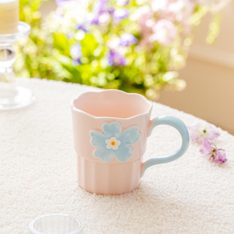 Creative hand-painted relief contrasting color flower cup household water cup design sense niche mug ceramic souvenir coffee cup