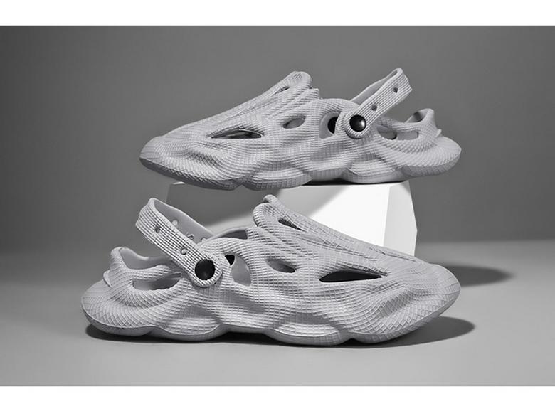 2025 Summer Men's Closed-Toe Coconut Beach Sandals for Outdoor Comfort