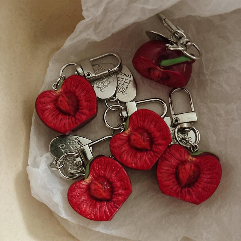 Vivid 3D Red Tomato Keychain Lightweight Resin Fruit Charm Mini Pendant for Phone Case Handbag Gift for Girls