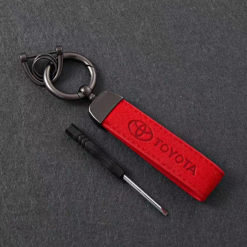 ABU3 Car Keychain Key Chain Rings Metal Leather For Toyota Corolla Crown Camry Avensis Auris RAV4 Yaris Car Accessories