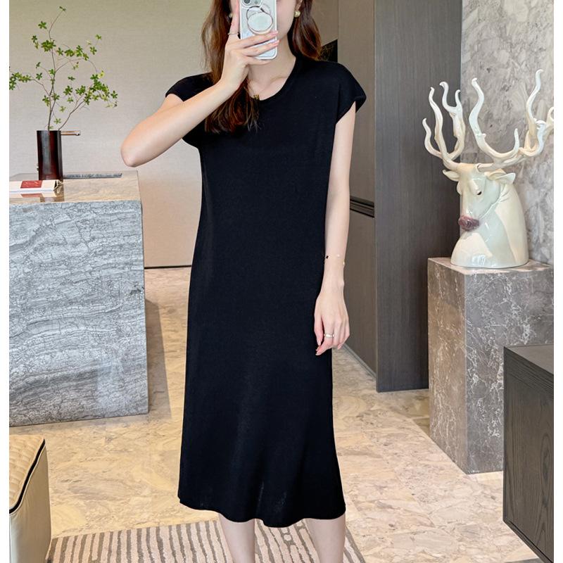 2024 Summer High-End Women's Petite Knit Shoulder Dress - Hip-Hugging, Slimming, Short Sleeve, Elegant Long Style