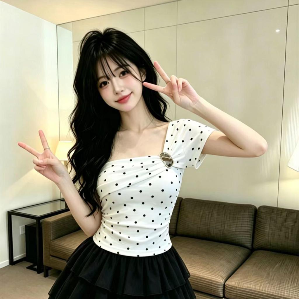 With chest pad irregular polka dot slanted shoulder sling vest women's summer new pure desire wind word shoulder tube top