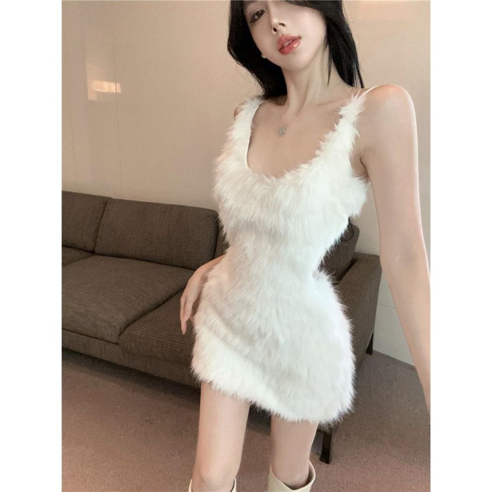 Winter Backless White Solid Color Fur Stylish Design Sling Hip-wrapped Slim Fit Temperament Dress