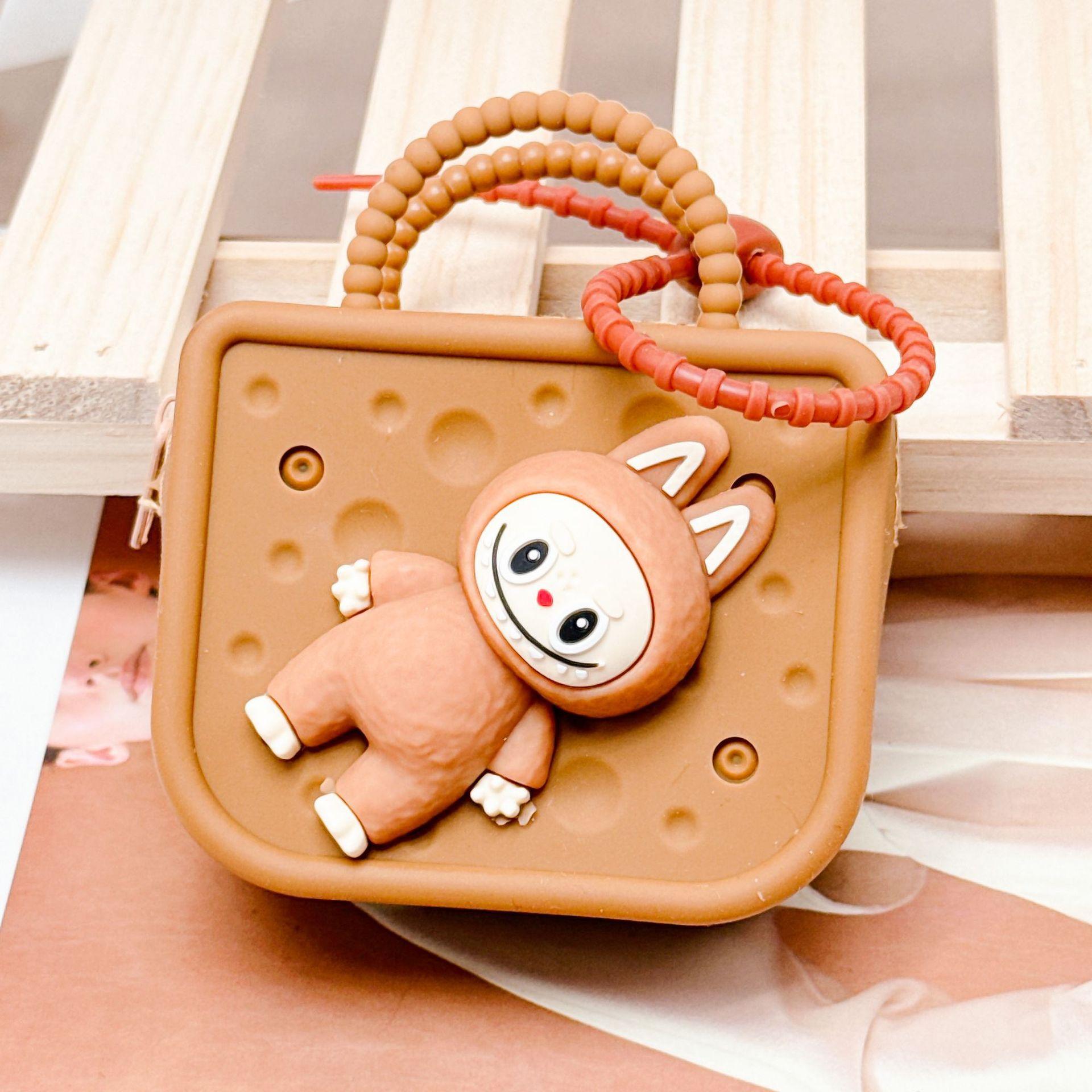 

Кошелек для монет Labubu для девочек, маленький подарок, милый мультяшный, съемная кукла, маленькая квадратная сумка, подвеска