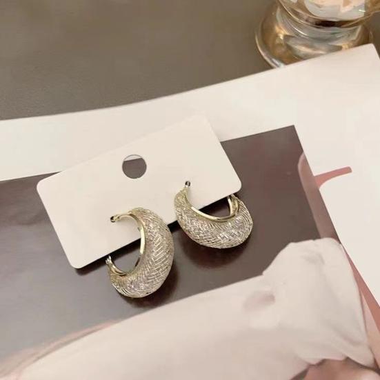 1 Paar Creolen für Damen, C-Form, ausgehöhltes Mesh-Design, glänzende Hängeohrringe aus Zirkonia