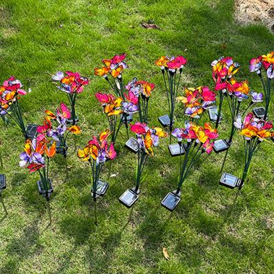 Kołysząca się lampa ogrodowa LED w kształcie motyla Wodoodporna, automatyczna ładowarka Zasilana energią słoneczną Lampa krajobrazowa Dekoracja ścieżki do patio na podwórku