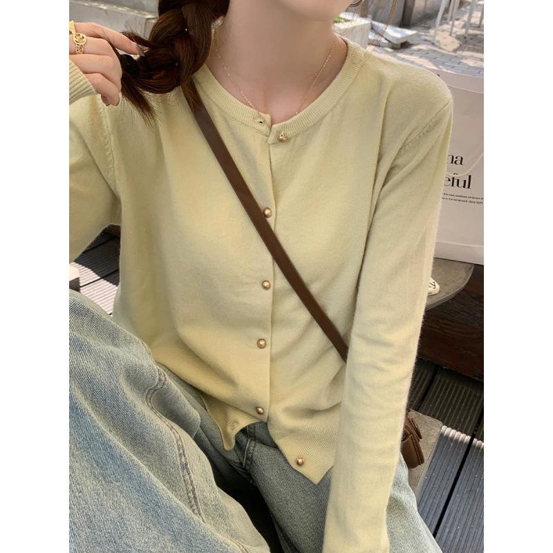 Grey Knitted Cardigan for Women In Autumn, Paired with A High-end Sweater Jacket. Early Autumn Thin Long Sleeved Top