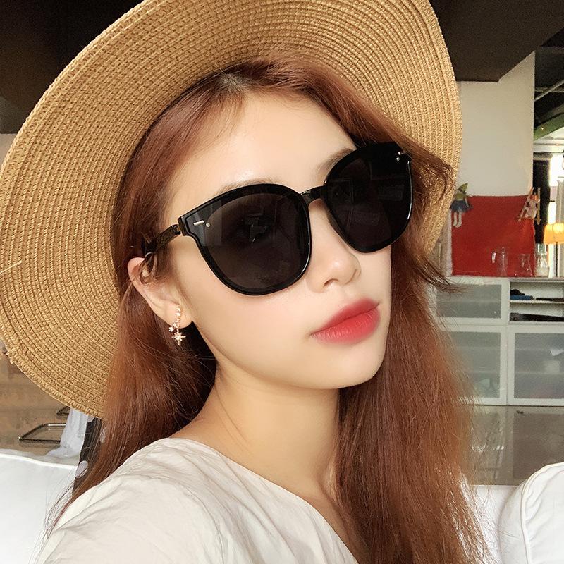 Korean Style Sunglasses for Ladies Rivets Decoration Square Shape Sun Glasses Ladies Travelling Outdoor Sunglass
