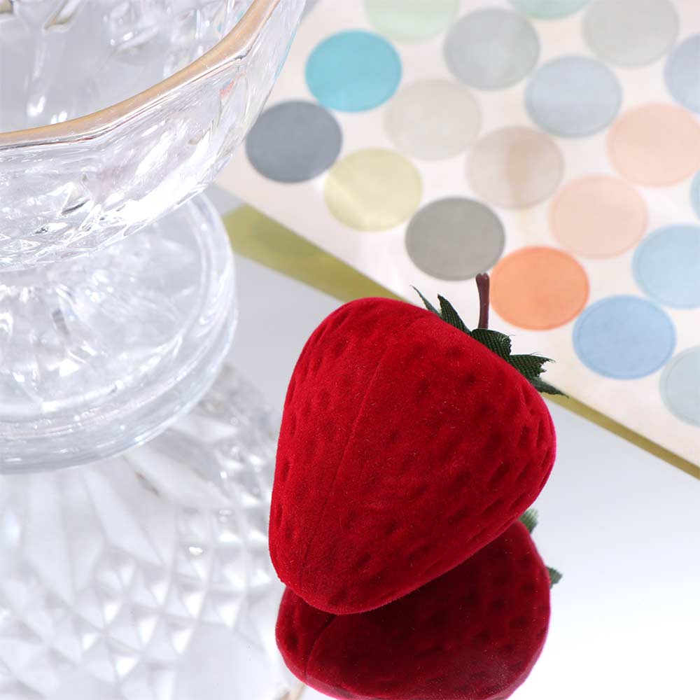 Popular Strawberry Jewelry Boxes Cute Red Ring Box Lining Strawberry Ring Box Home