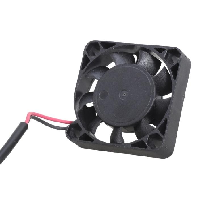 40mm Oil Bearing USB Fans 5VDC Quiet Operation High Airflow 6.4CFM 5800RPM For Electronics Cooling Needs