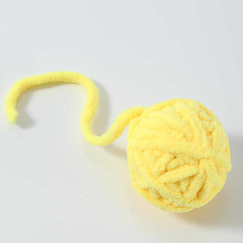 

Interactive Plush Cat Teasing Yarn Ball with Bell - Bite-Resistant Cat Toy