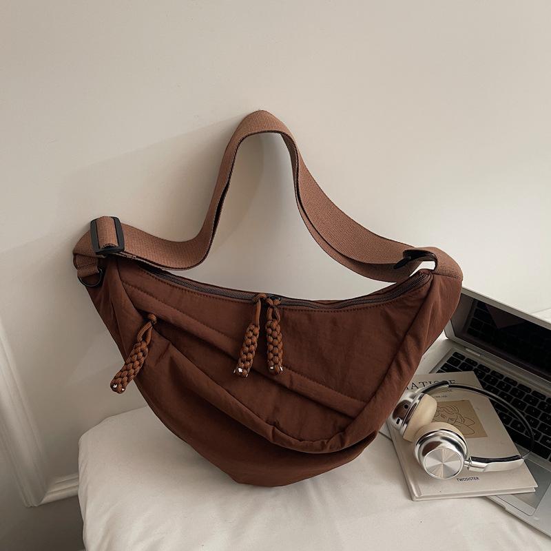New messenger bag high value casual commuting fashion dumpling bag niche large capacity women's shoulder bag