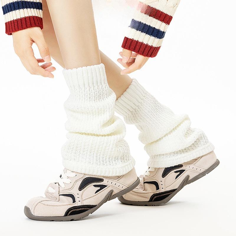 Superposition de chaussettes pour femmes en automne et en hiver: Couleur unie, Polyvalent, Tendance, Ondulé, Fines rayures, et Chaussettes amincissantes